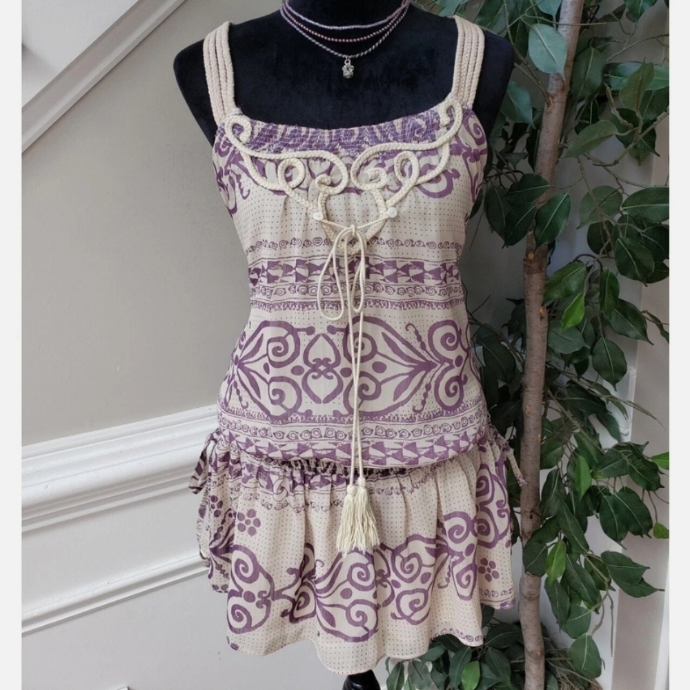 Elegant Purple and Cream Tunic Top